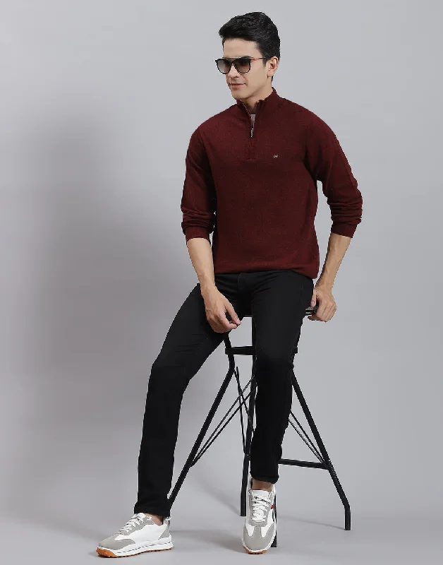 Men Maroon Solid Stand Collar Full Sleeve Pullover