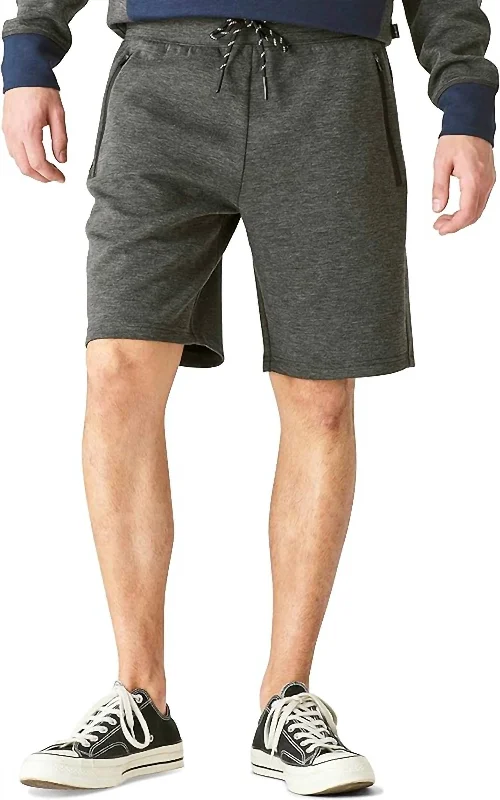 Breathe Easy Tech Short In Charcoal